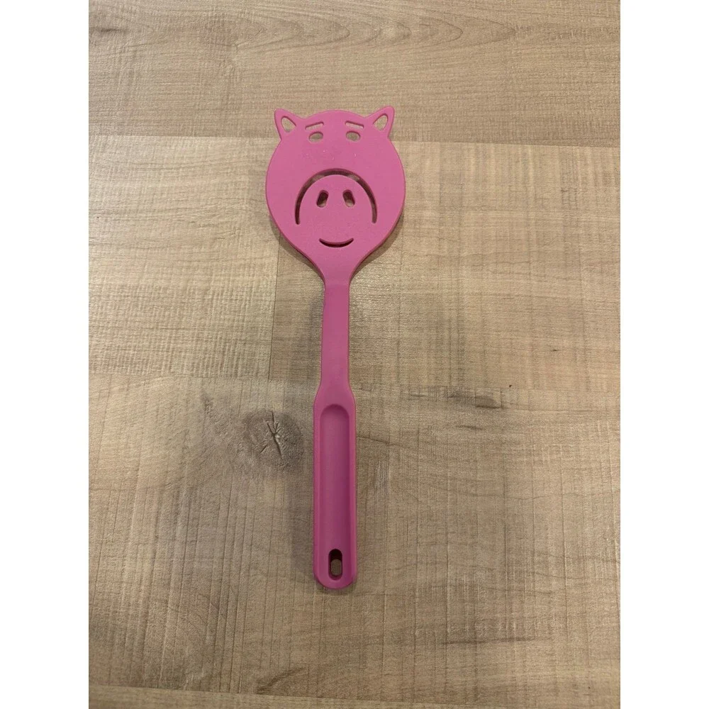 Pampered Chef Disney Pixar Hammy Pink Spatula
